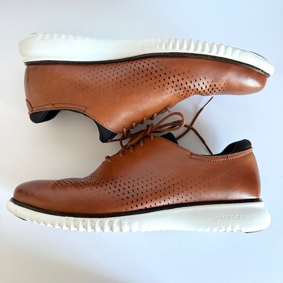 Cole Haan Men\'s 2.ZERØGRAND Laser Wingtip Oxford Shoes | Tan/Ivory Size 12M main image 12